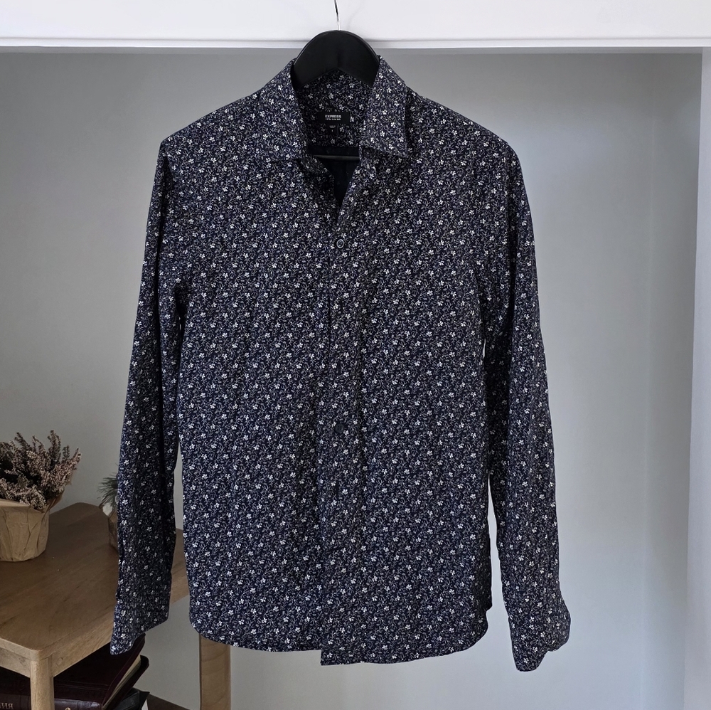 Express Men's Blue and White Patterned Shirt